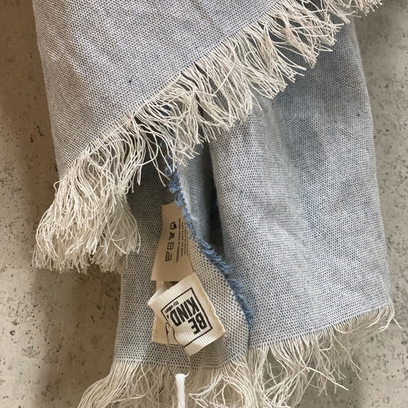 NEW - Be Kind Scarf - Picture 9 of 9